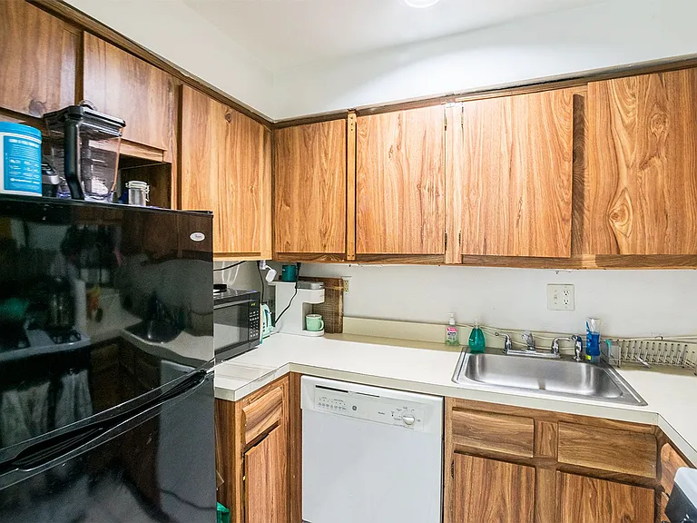 1137 Pine St #102 — Photo 2