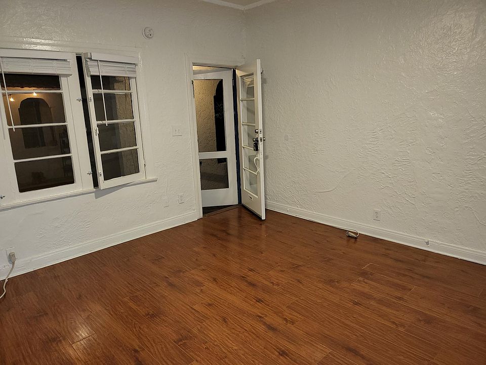 1st image of 829 N Formosa Ave #1/4