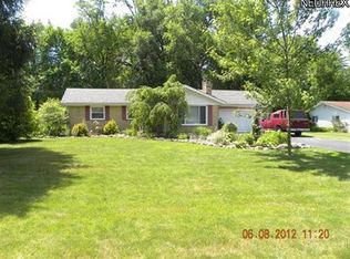 42 Lakeview Dr, Grafton, OH 44044