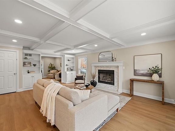 4th image of 12222 Beverly St