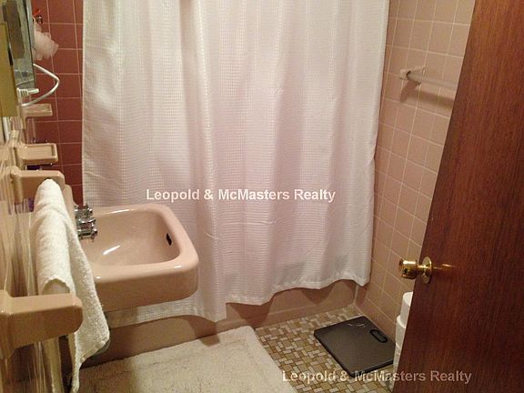 5th image of 146 Oxford St APT B