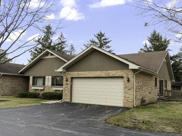 62 Chelsea St, Bloomingdale, IL 60108