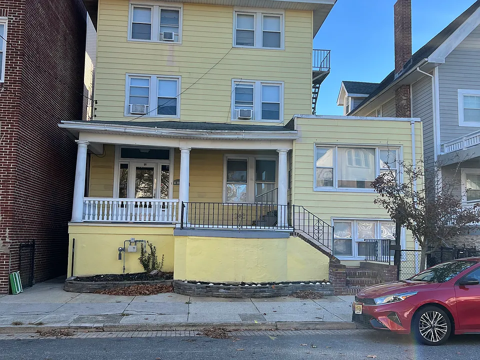 15 S Oakland Ave #103