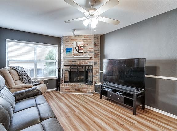 2nd image of 6 Trails Pl APT B