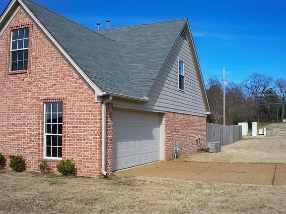 2nd image of 10 Garden View Dr