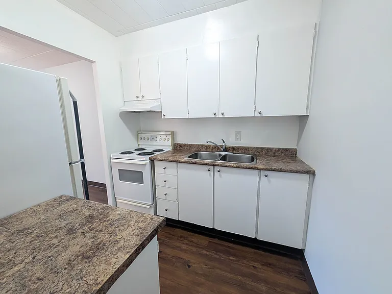 2B Arlington Ave #104 — Photo 6