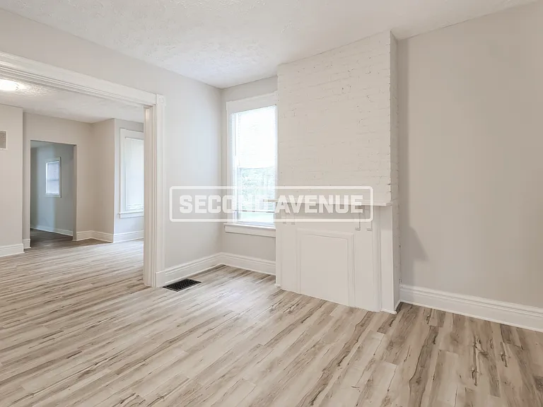 8346 Anthony Wayne Ave — Photo 2