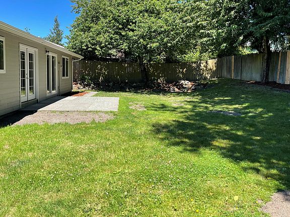 3rd image of 1029 87th Ave NE