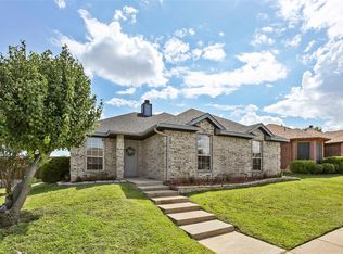 902 Kim Ln, Mesquite, TX 75149