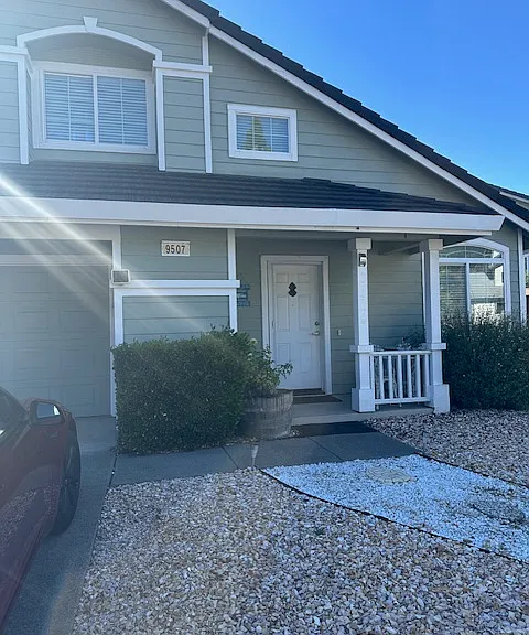 9507 Lazy Creek Dr — Photo 2