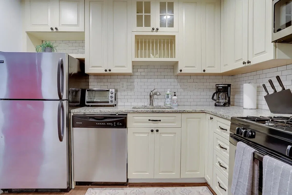 1 bed, 625 sqft, $3,450 — Photo 3