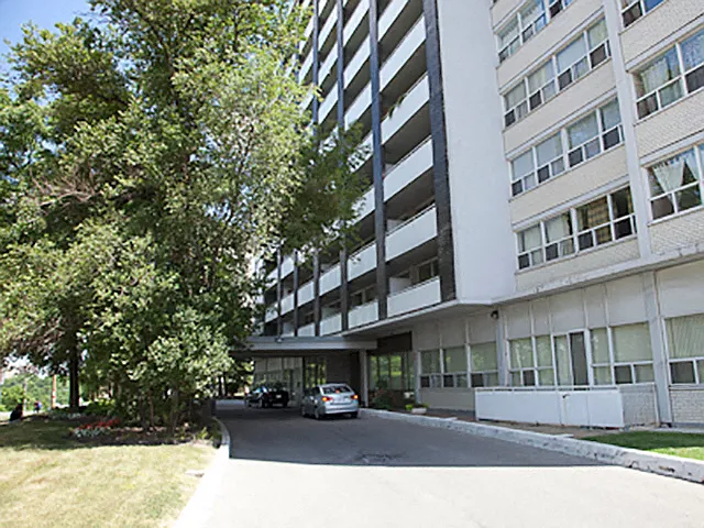 555 Sheppard Ave W — Photo 9