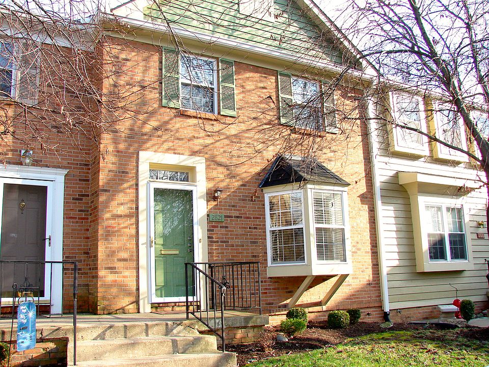 Front of 2821 Red Lion