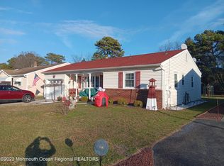 34 Nostrand Dr, Toms River, NJ 08757