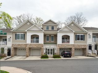 606 Brook Hollow Dr, Whippany, NJ 07981
