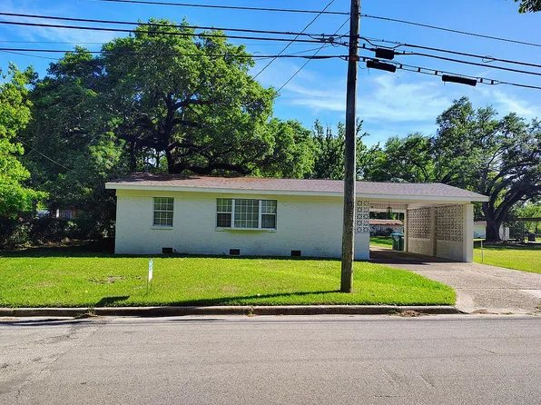 1206 Lake Ave, Pascagoula, MS 39567