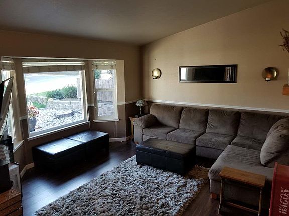 2nd image of 2287 Glacier Dr