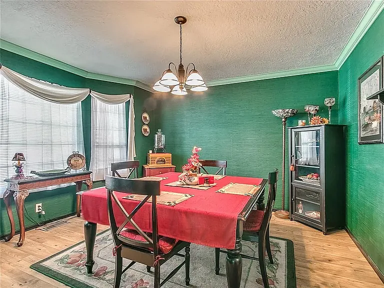 2308 Houston Ave — Photo 15