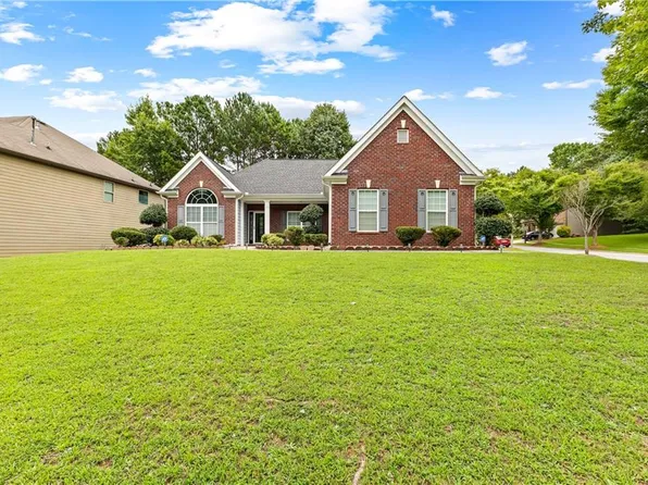 7874 The Lakes Dr, Fairburn, GA 30213