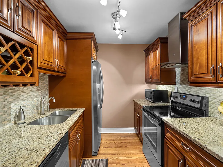 215 Edgemoor Rd #B — Photo 9