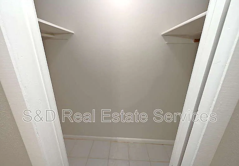 907 Swann Dr — Photo 29