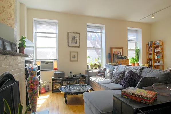 Rented by Buchbinder & Warren | media 8
