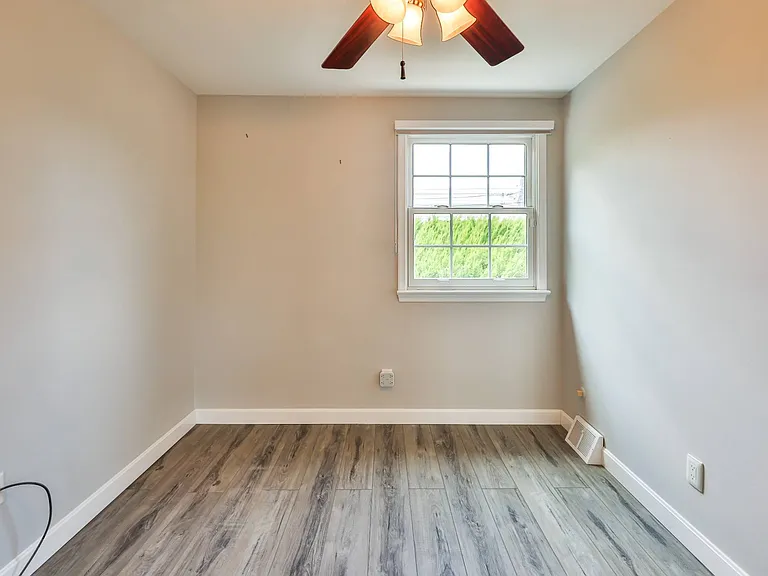 9898 Wistaria St — Photo 31