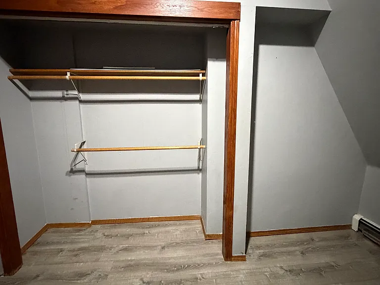 229 Oxford Ave — Photo 5
