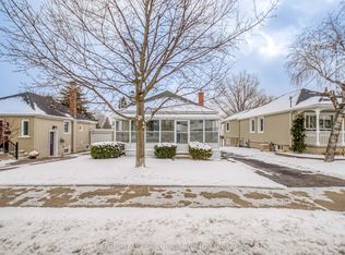 707 Athol St, Whitby, ON L1N 4A1