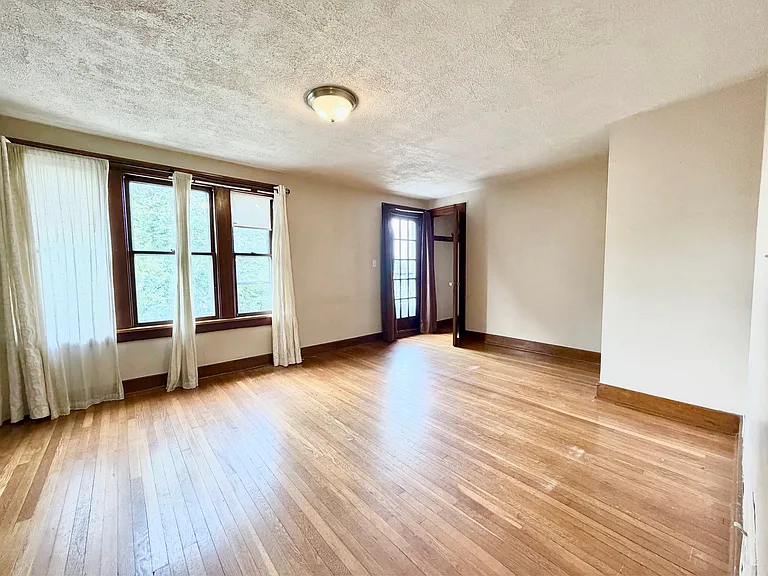 145 Whitehall Ave #2 — Photo 2