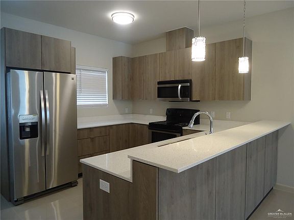 3rd image of 516 Newport Ave APT 3