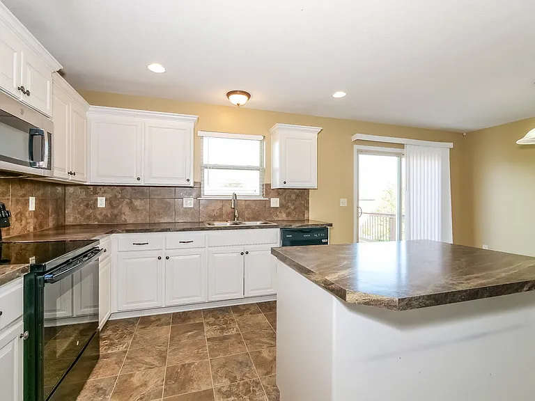704 Fall Creek Cir — Photo 9