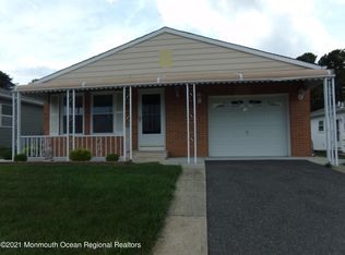 38 Canterbury Ln, Toms River, NJ 08757