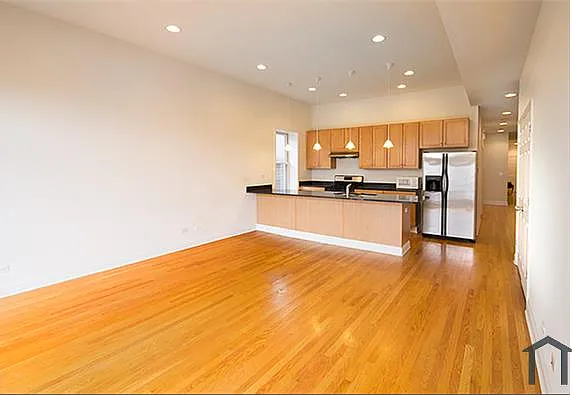 3 bed, 1300 sqft, $2,480 — Photo 3