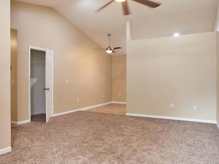 109 Lora Ln #A — Photo 3