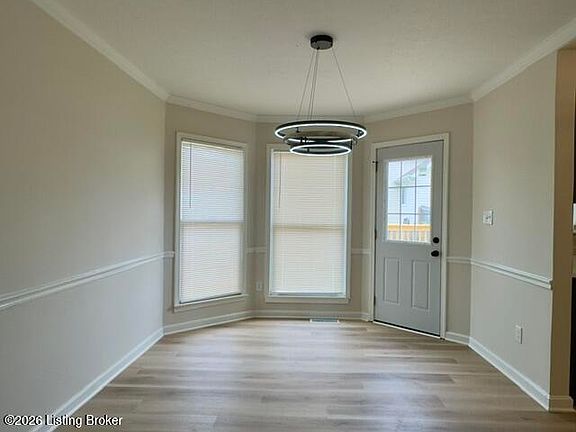 5th image of 12000 Lavenia Ln