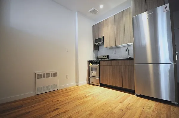 Rented by REAL New York | media 19