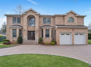 779 Highland Ave, Paramus, NJ 07652