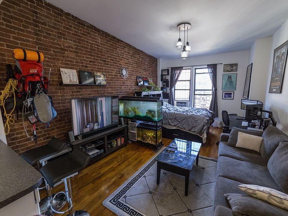 2nd image of 447 7th Ave APT 1B