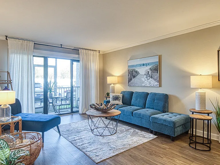 Coastline Apartments — Photo 51