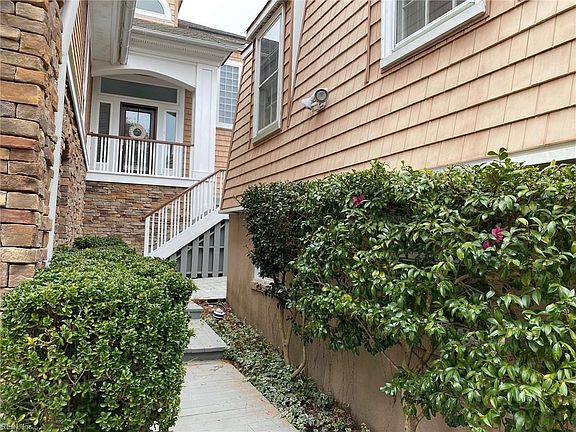 3rd image of 3776 Jefferson Blvd #A