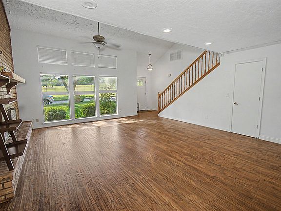 4th image of 8413 S 8th St
