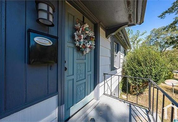 3rd image of 2804 Norwood Blvd