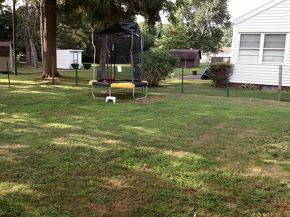 2nd image of 220 Walnut Dr