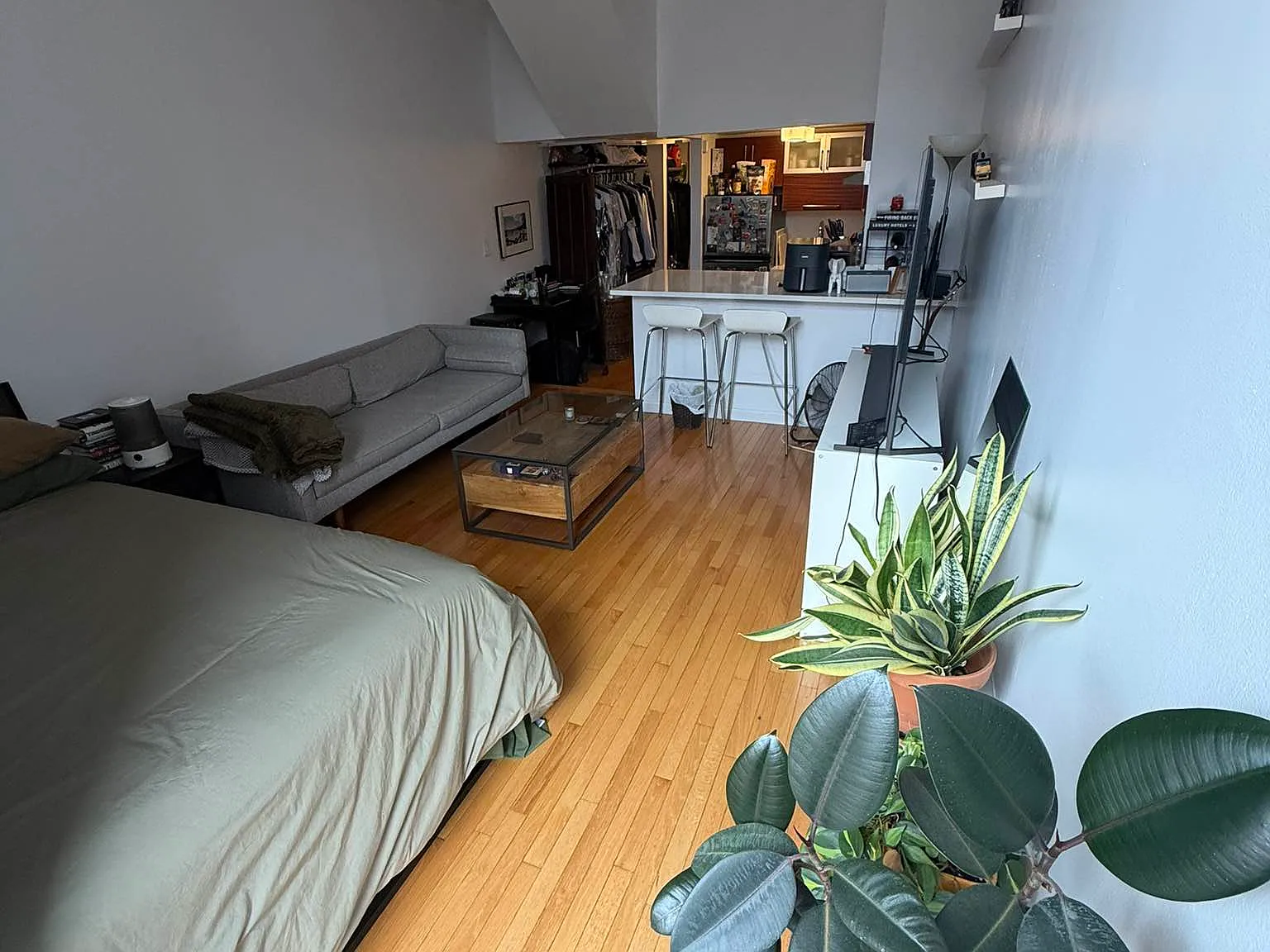 184 Thompson Street — Photo 2