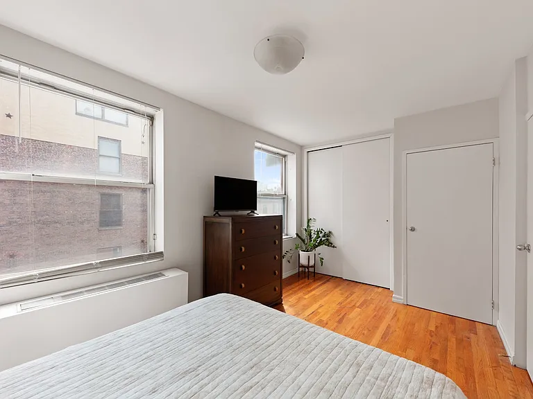 350 W 14th St #5A — Photo 6