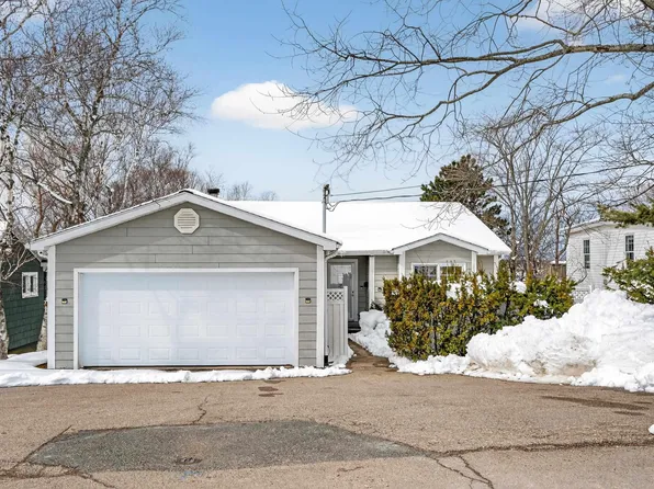 28 Old Kings Rd, Sydney, NS B1S 2B5