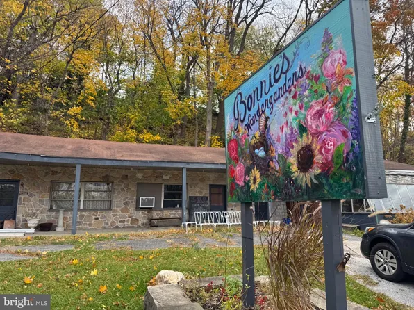 233 Scottdale Rd, Lansdowne, PA 19050