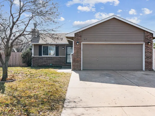 1657 E Springfield St, Goddard, KS 67052