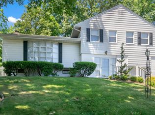 92 Wiltshire Rd, Scarsdale, NY 10583